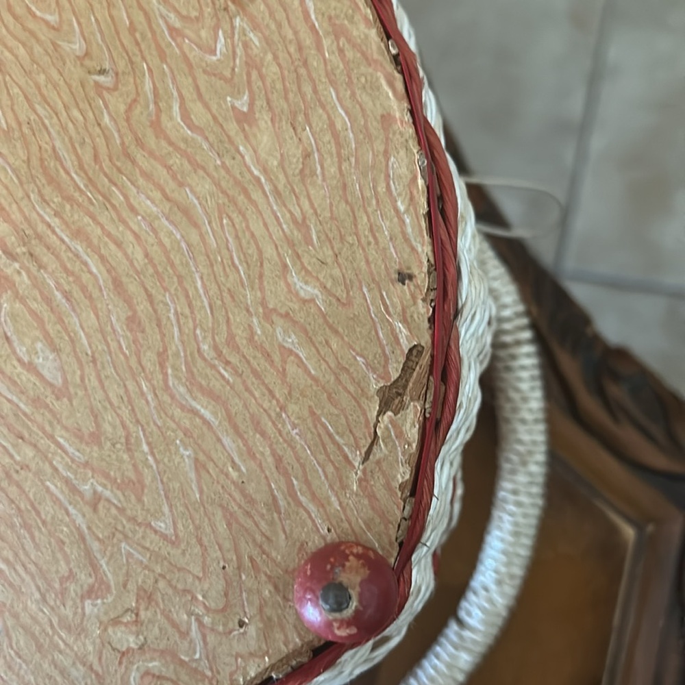 Vintage JCPenney Sewing Basket Constructed from Woven Wicker. - Picture 12 of 12